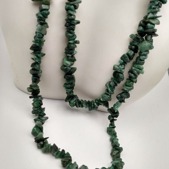 Emerald Turquoise chip necklace all natural 59 grams - Picture 3 of 5
